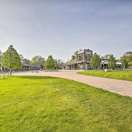 Resort Cabin With Fire Pit Golf, Hike And Play! Rothbury Luaran gambar