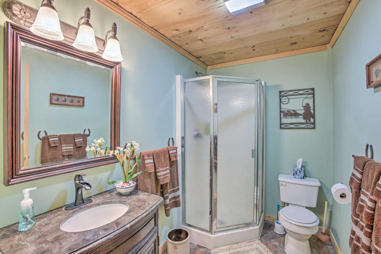 Resort Cabin With Fire Pit Golf, Hike And Play! Rothbury Luaran gambar