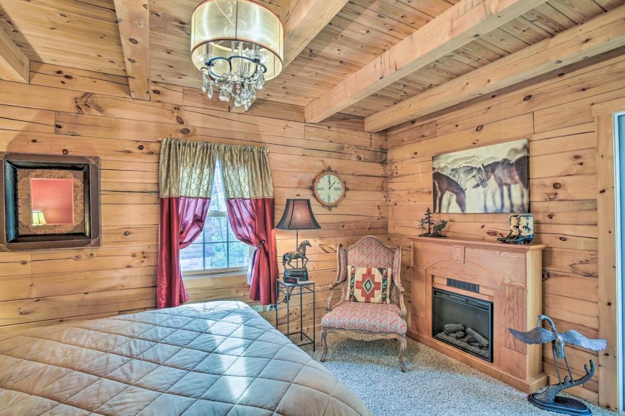 Resort Cabin With Fire Pit Golf, Hike And Play! Rothbury Luaran gambar
