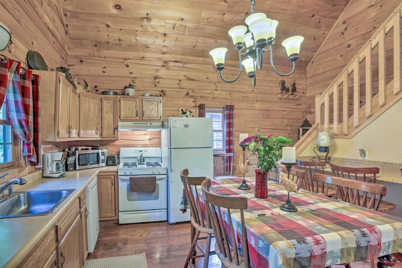 Resort Cabin With Fire Pit Golf, Hike And Play! Rothbury Luaran gambar