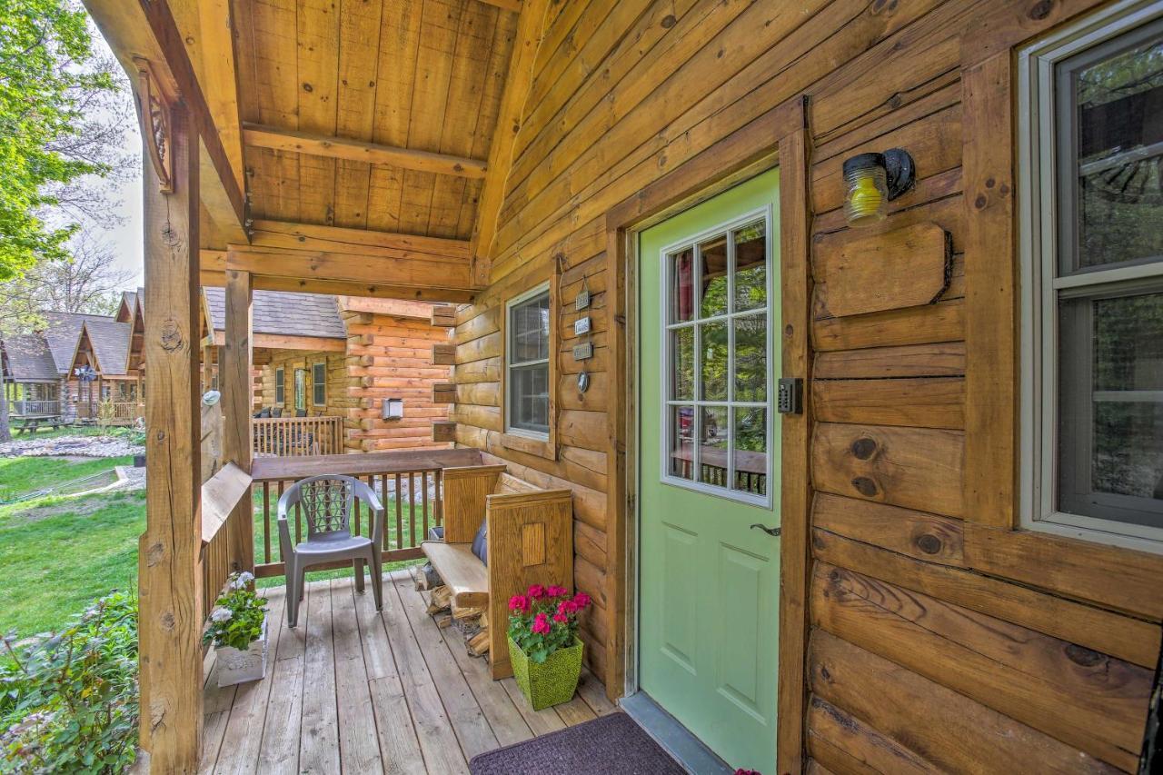 Resort Cabin With Fire Pit Golf, Hike And Play! Rothbury Luaran gambar