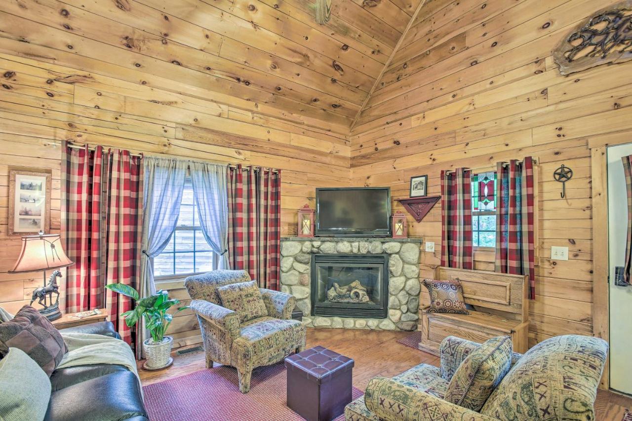 Resort Cabin With Fire Pit Golf, Hike And Play! Rothbury Luaran gambar