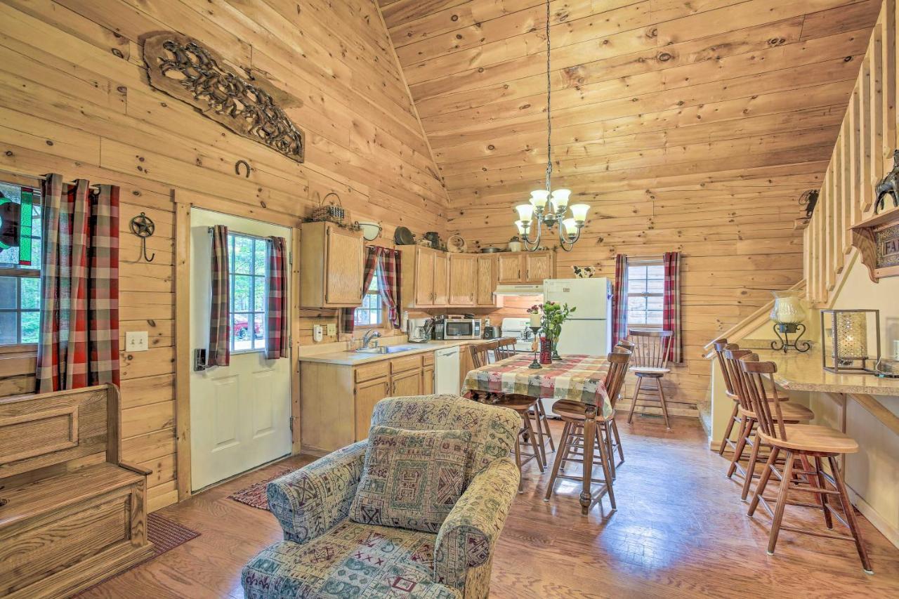 Resort Cabin With Fire Pit Golf, Hike And Play! Rothbury Luaran gambar